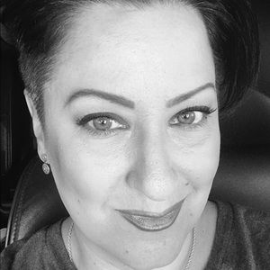 Meet your Posher, Evelyn